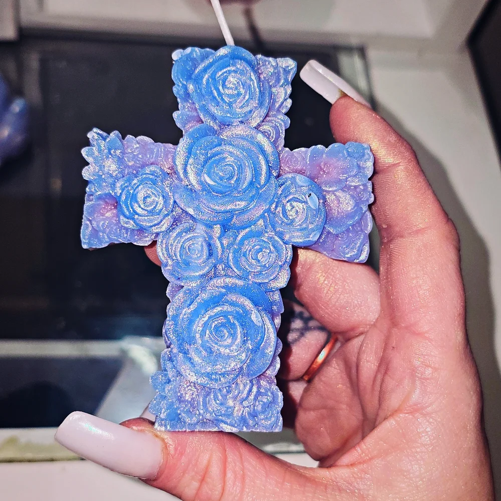 Blue Velvet Rosewood Candle Trio – Rose Cluster, Cross Candle & Floral (Beeswax) - Picture 4 of 7